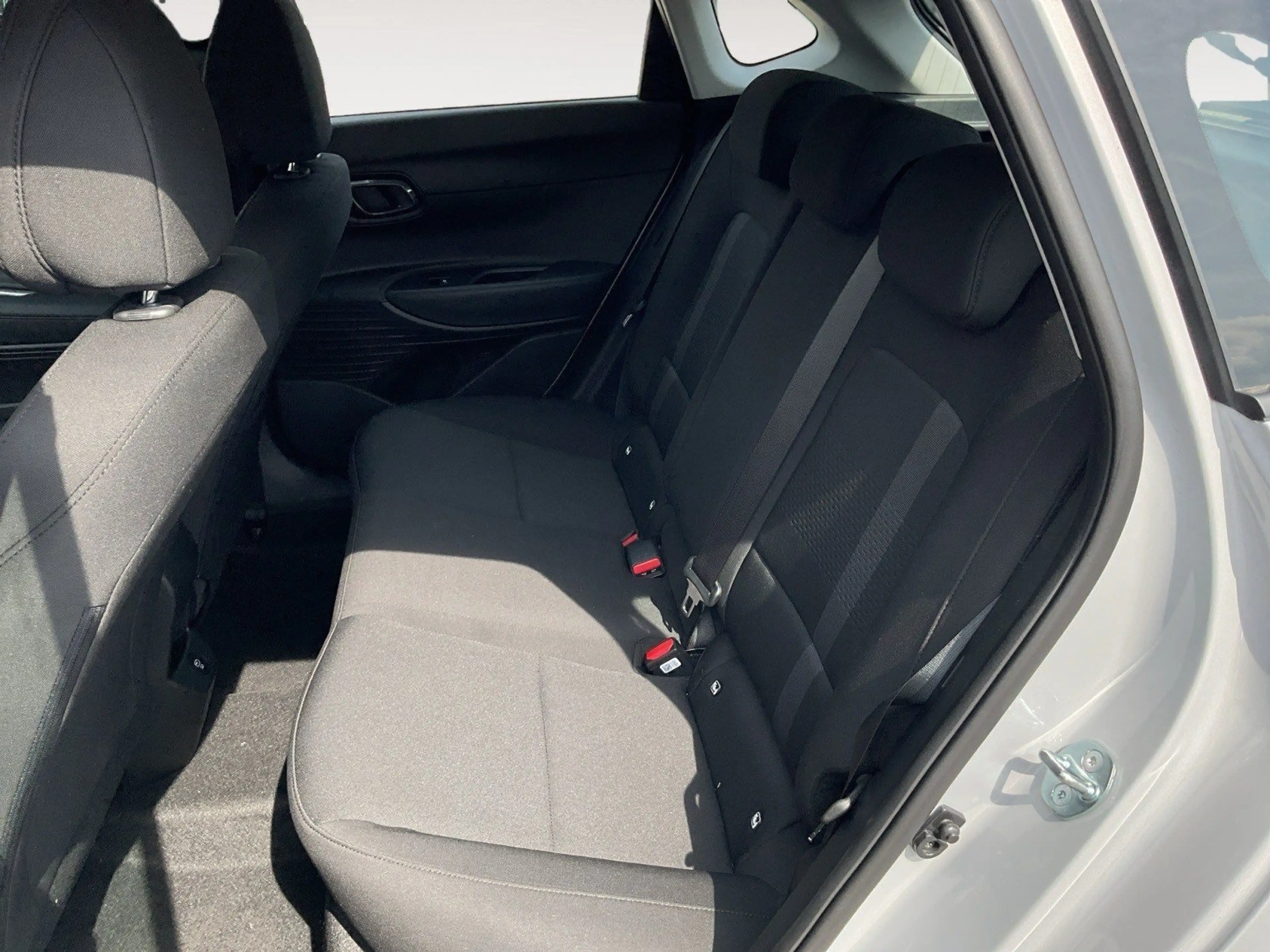 Hyundai i20 Trend (90 PS) 7-DCT Bose LED Navi Klima SHZ EPH RF — photo 13