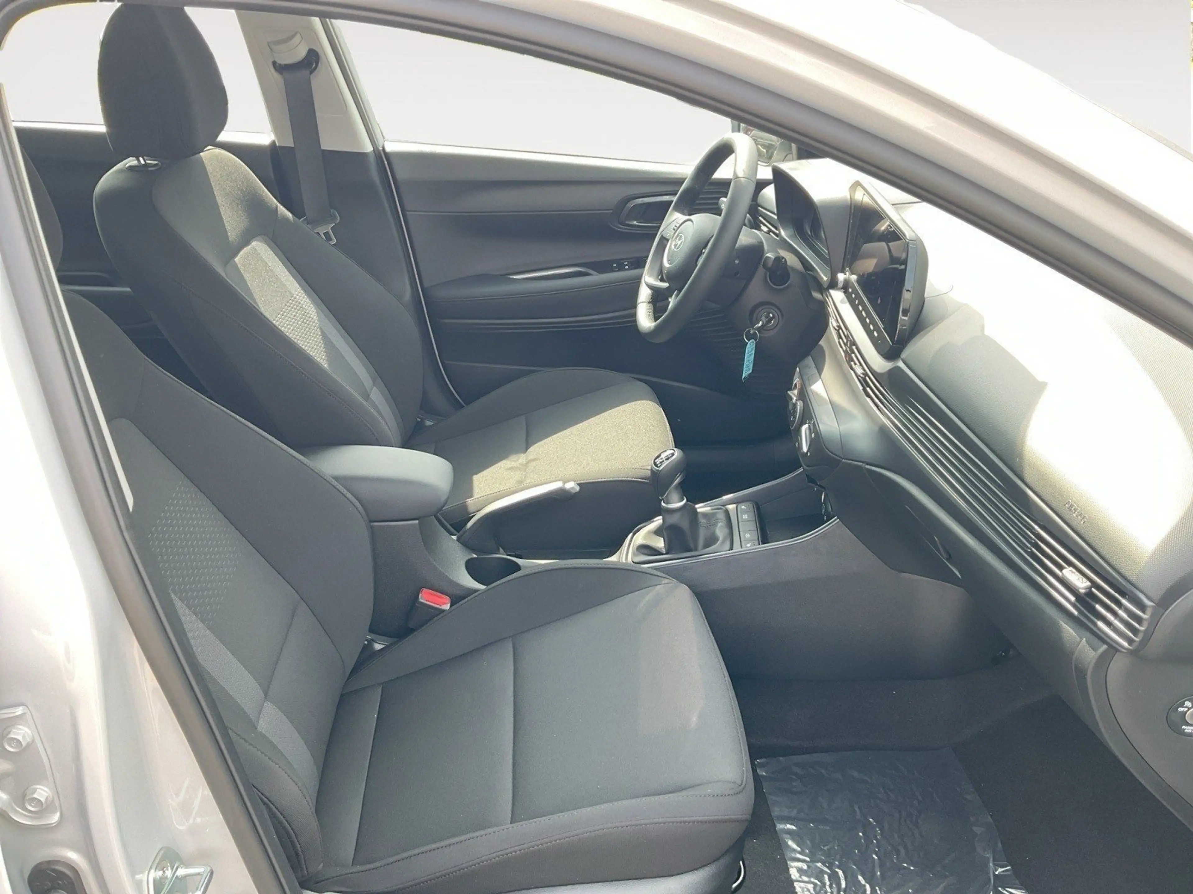 Hyundai i20 Trend (90 PS) 7-DCT Bose LED Navi Klima SHZ EPH RF — photo 15