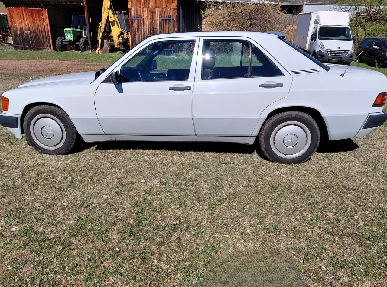 Mercedes-Benz 190 E 2,3, foto 9
