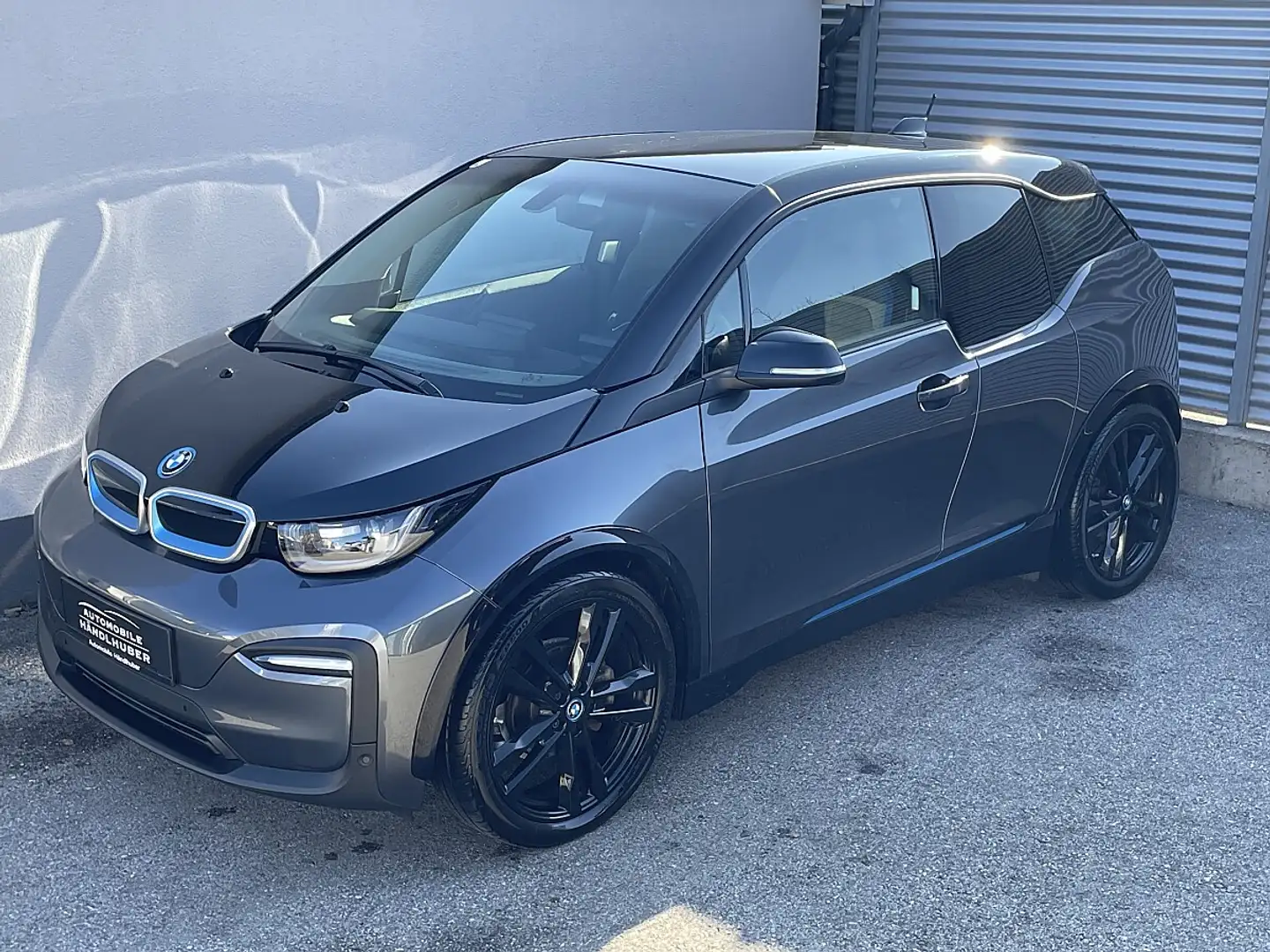BMW i3 42,2kWh SPORTPAKET/20"/NAVI/RTTI/SH/SSV/WIRELESS/ Grau - 2