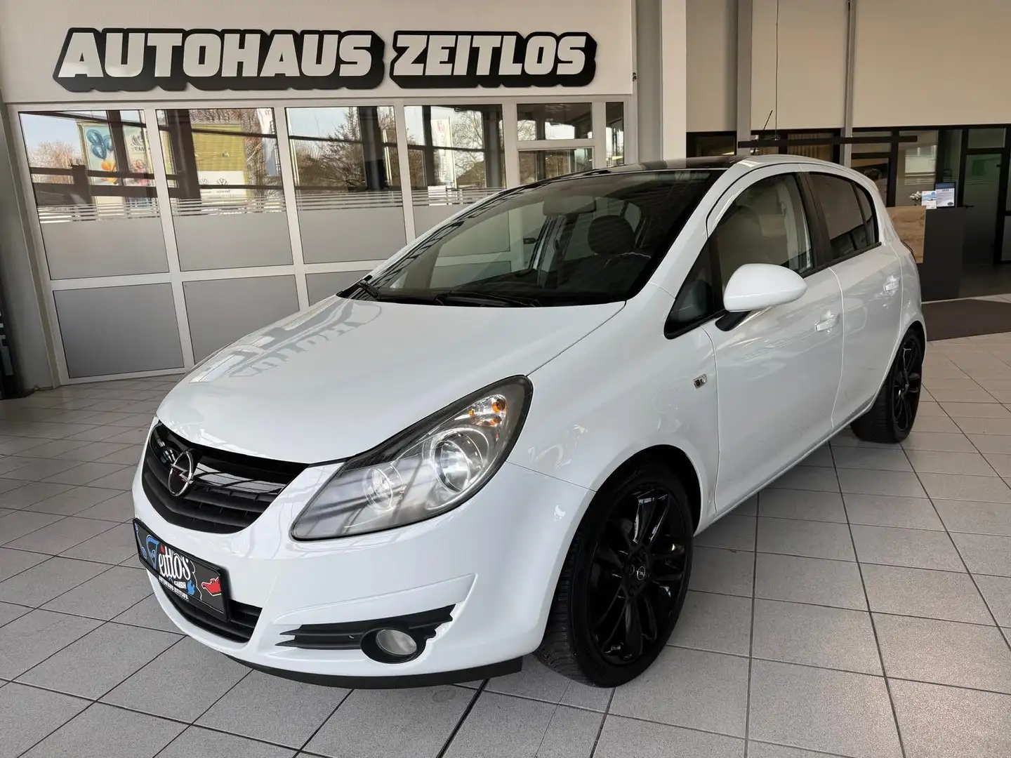 Opel Corsa D 1,4 16V Color Edition *Klima*Pano*17"* Weiß - 1