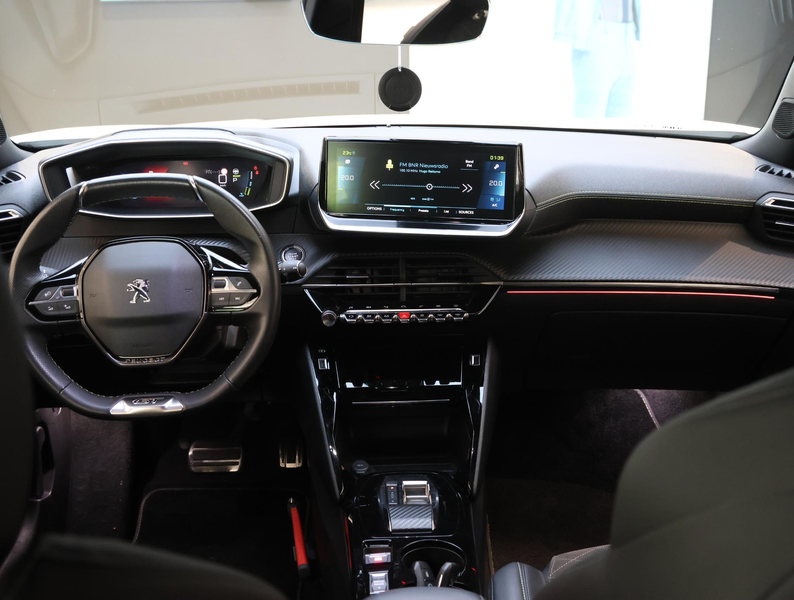 Peugeot e-2008 SUV EV GT Pack 50 kWh | Navigatie | Adaptieve Crui — photo 14