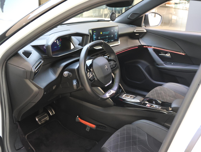 Peugeot e-2008 SUV EV GT Pack 50 kWh | Navigatie | Adaptieve Crui — photo 8