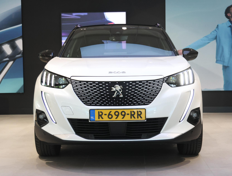 Peugeot e-2008 SUV EV GT Pack 50 kWh | Navigatie | Adaptieve Crui — photo 7