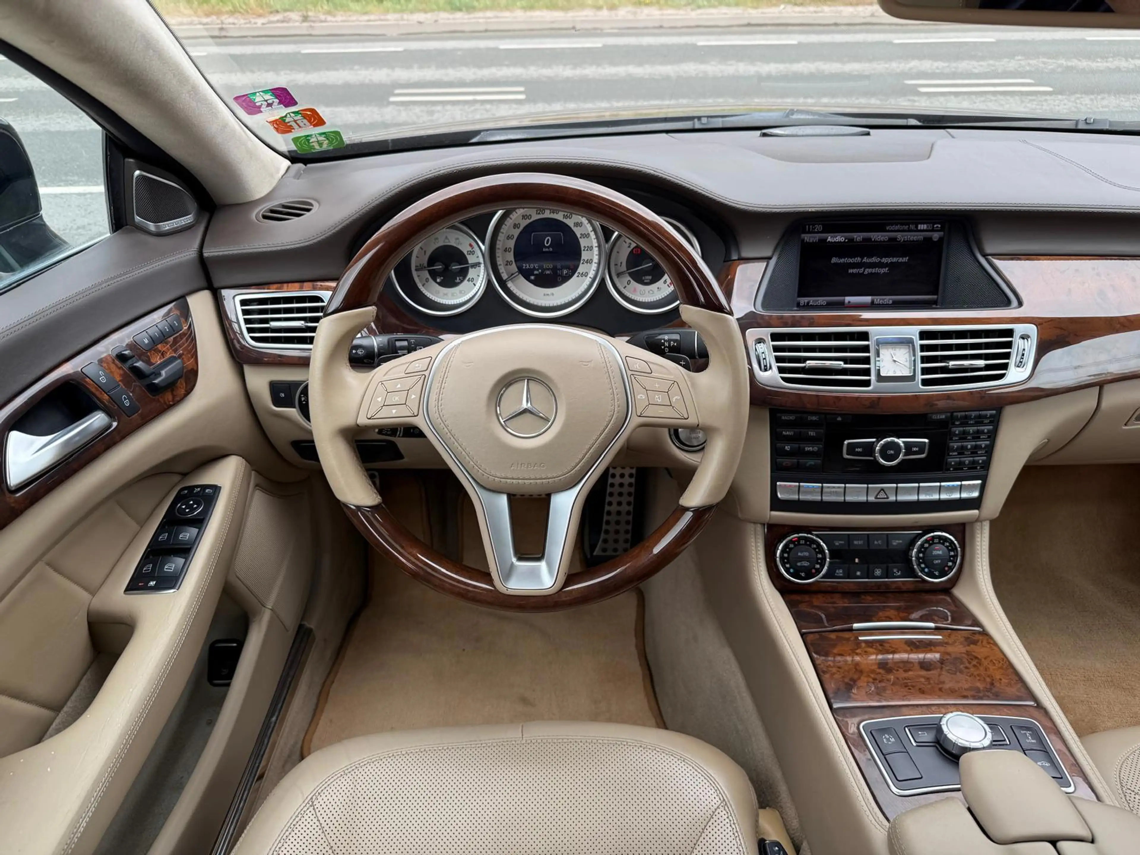 Mercedes-Benz CLS 350 Shooting Brake CDI 4-Matic AMG LINE — photo 14