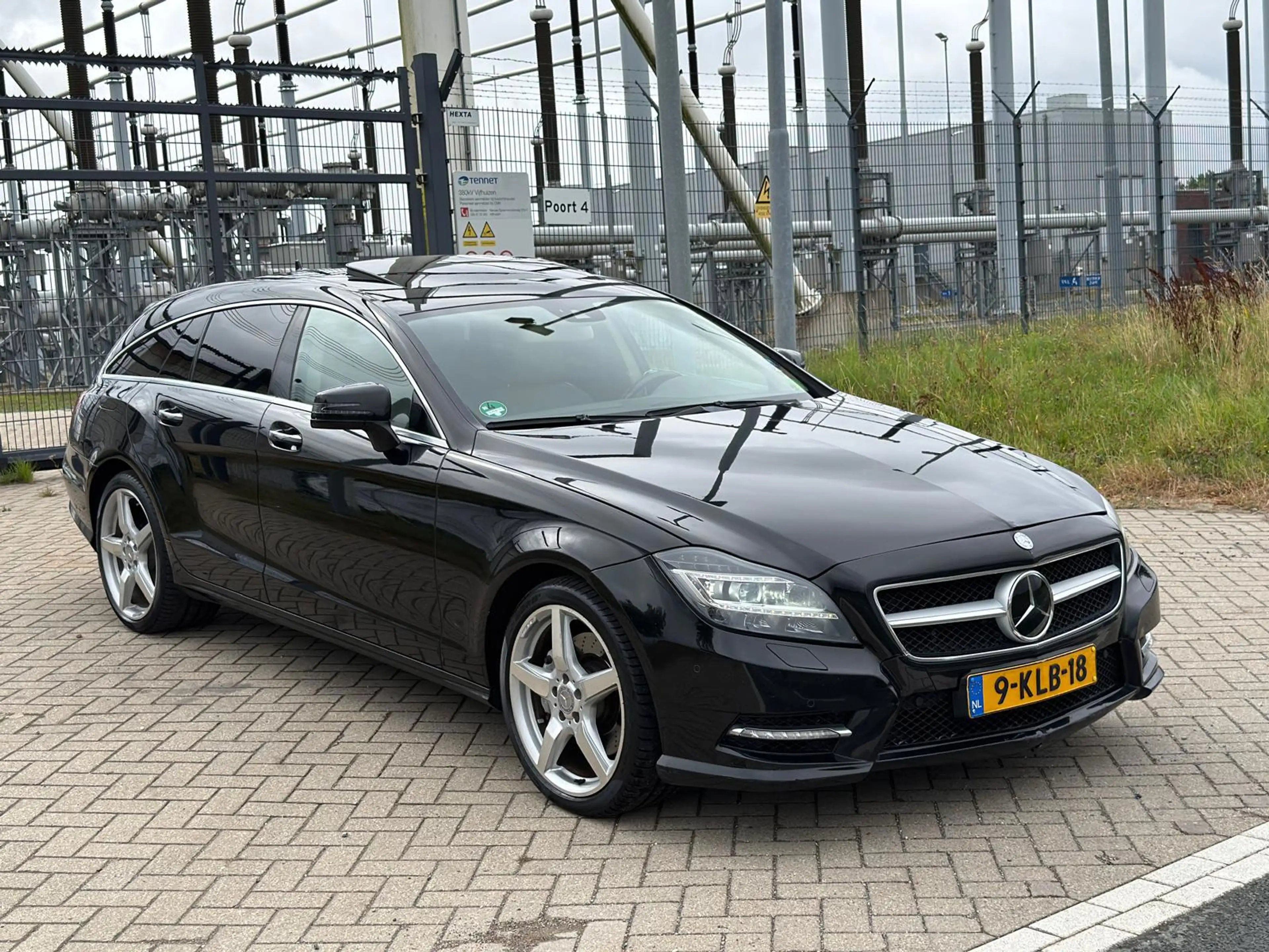 Mercedes-Benz CLS 350 Shooting Brake CDI 4-Matic AMG LINE — photo 3