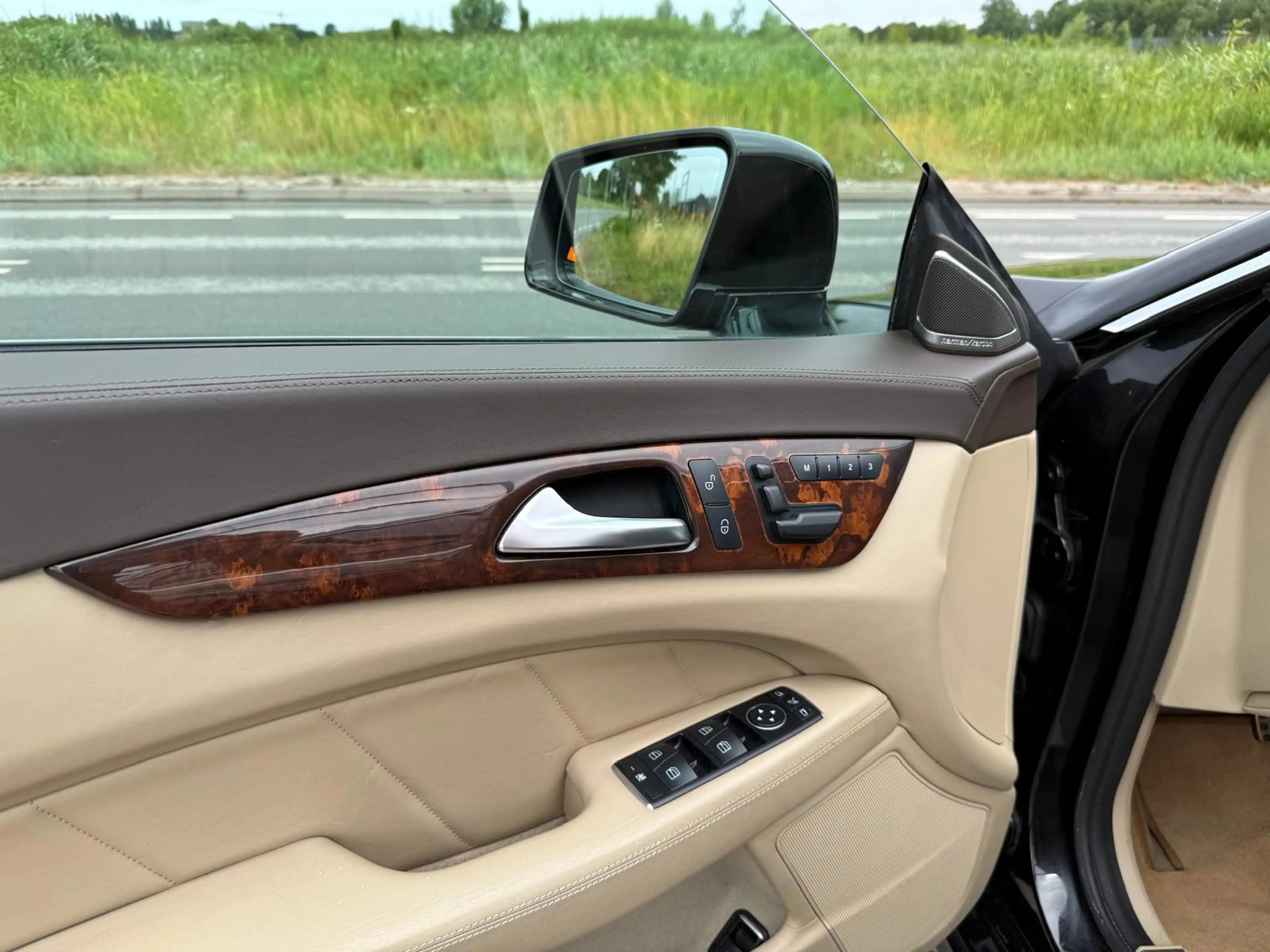 Mercedes-Benz CLS 350 Shooting Brake CDI 4-Matic AMG LINE — photo 10