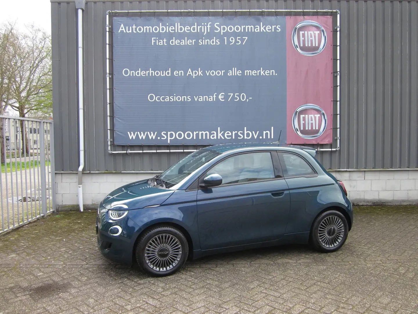 Fiat 500 FIAT 500E 42KWH 118PK ICON Groen - 1