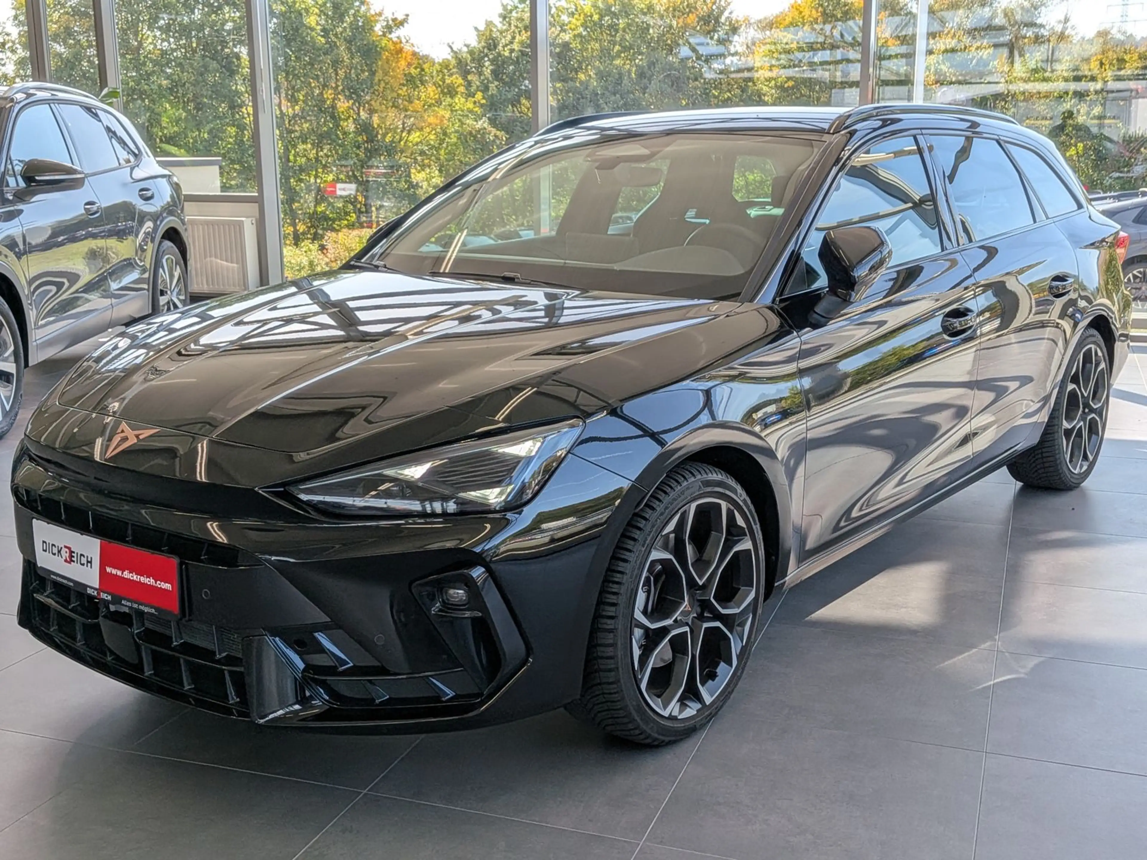 CUPRA Leon 2.0 DSG Dynamic/Edge-Paket Navi AHK 5J-Gara — photo 4