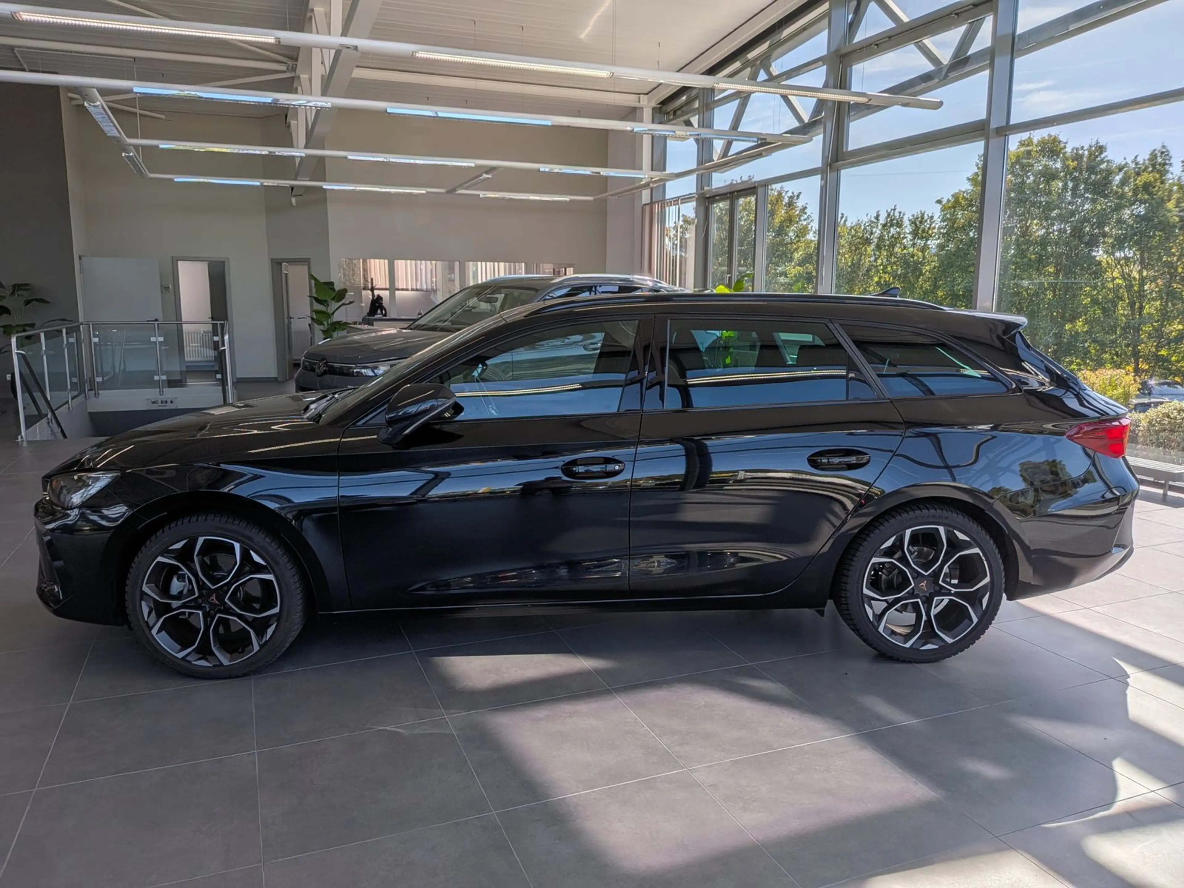 CUPRA Leon 2.0 DSG Dynamic/Edge-Paket Navi AHK 5J-Gara — photo 5