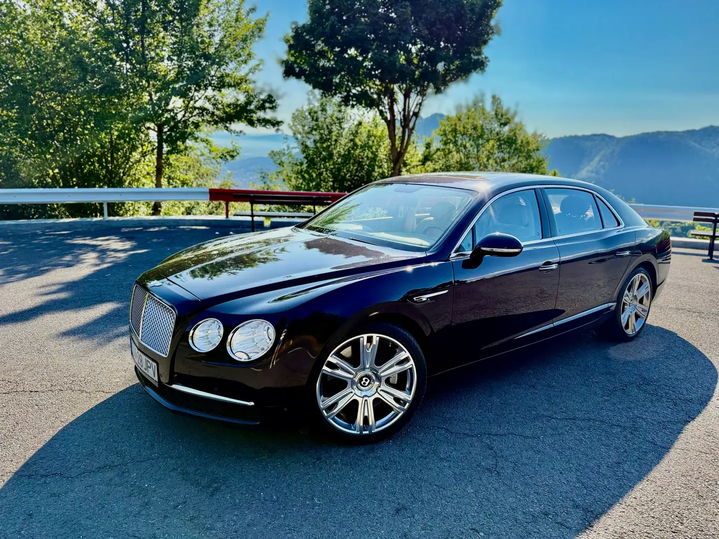 Bentley Flying Spur V8 Mulliner - 2