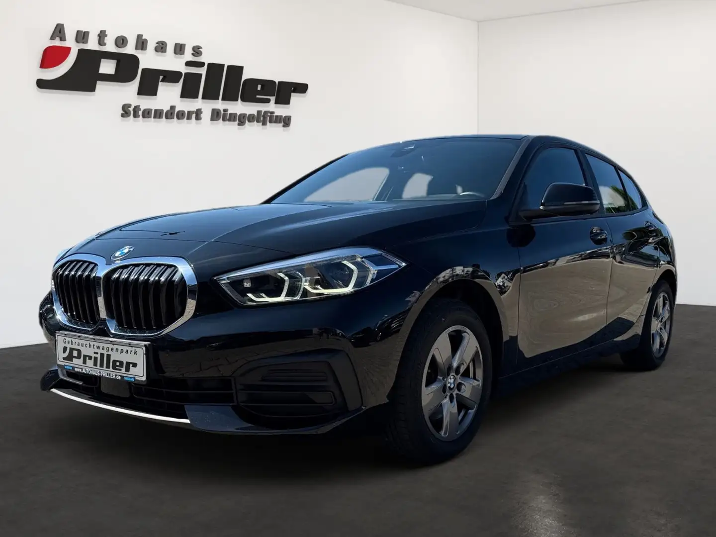 BMW 118 d Advantage/NAVI/LED/DAB/PGSD/LiveCockpit Zwart - 1