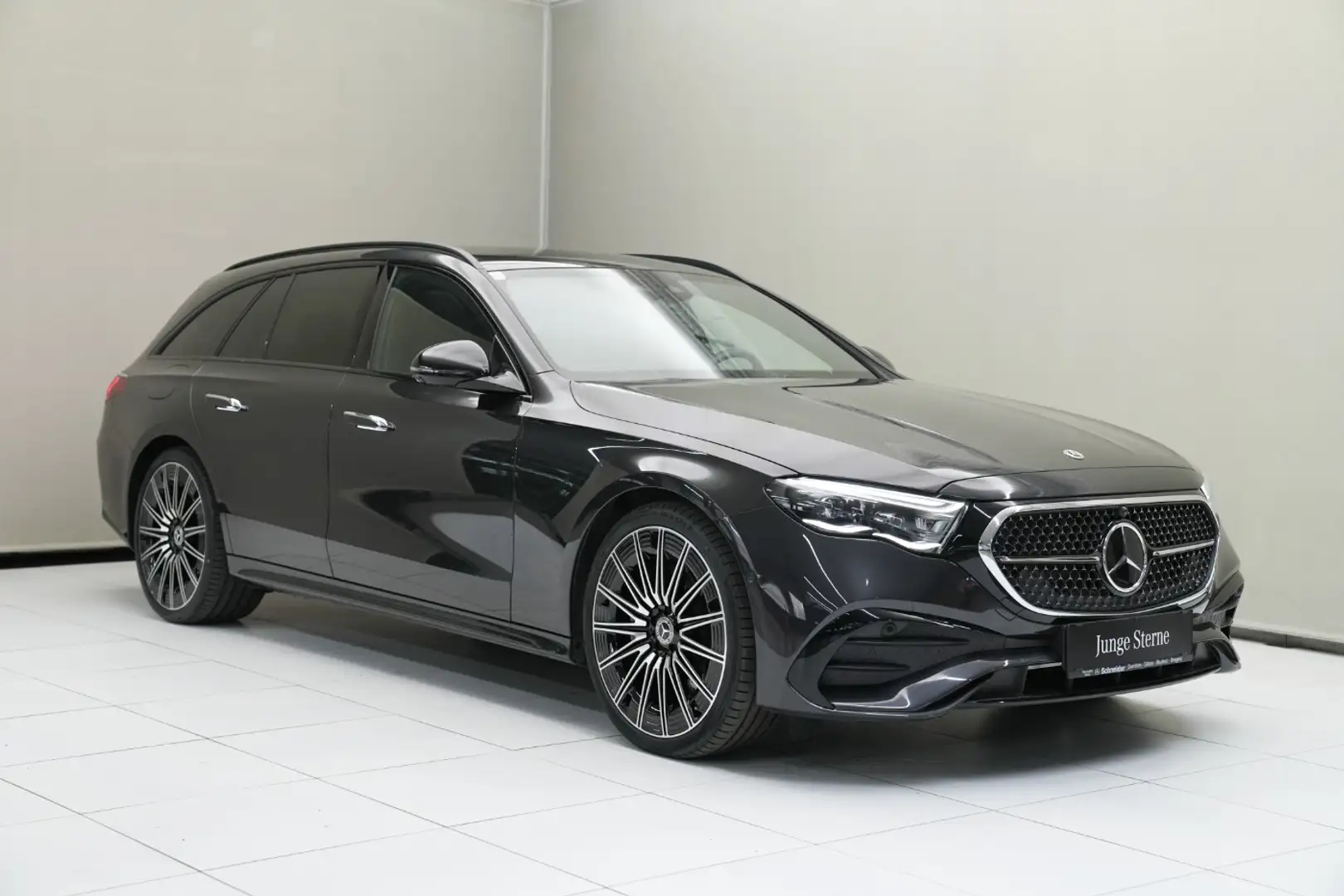 Mercedes-Benz E 220 d 4MATIC T-Modell Pano SpurW SpurH LM  ACC Grau - 2