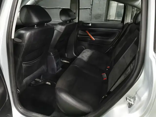 Volkswagen Passat view 8