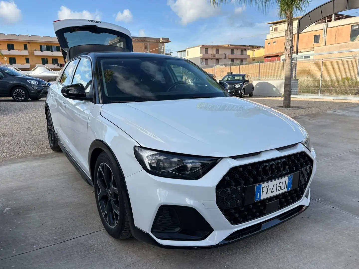 Audi A1 Citycarver 30 1.0 tfsi Identity Contrast 116cv s-t Bianco - 2