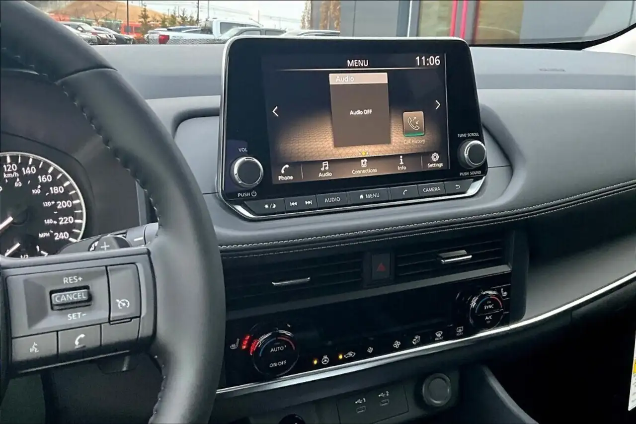 Nissan Rogue снимка Nissan Rogue