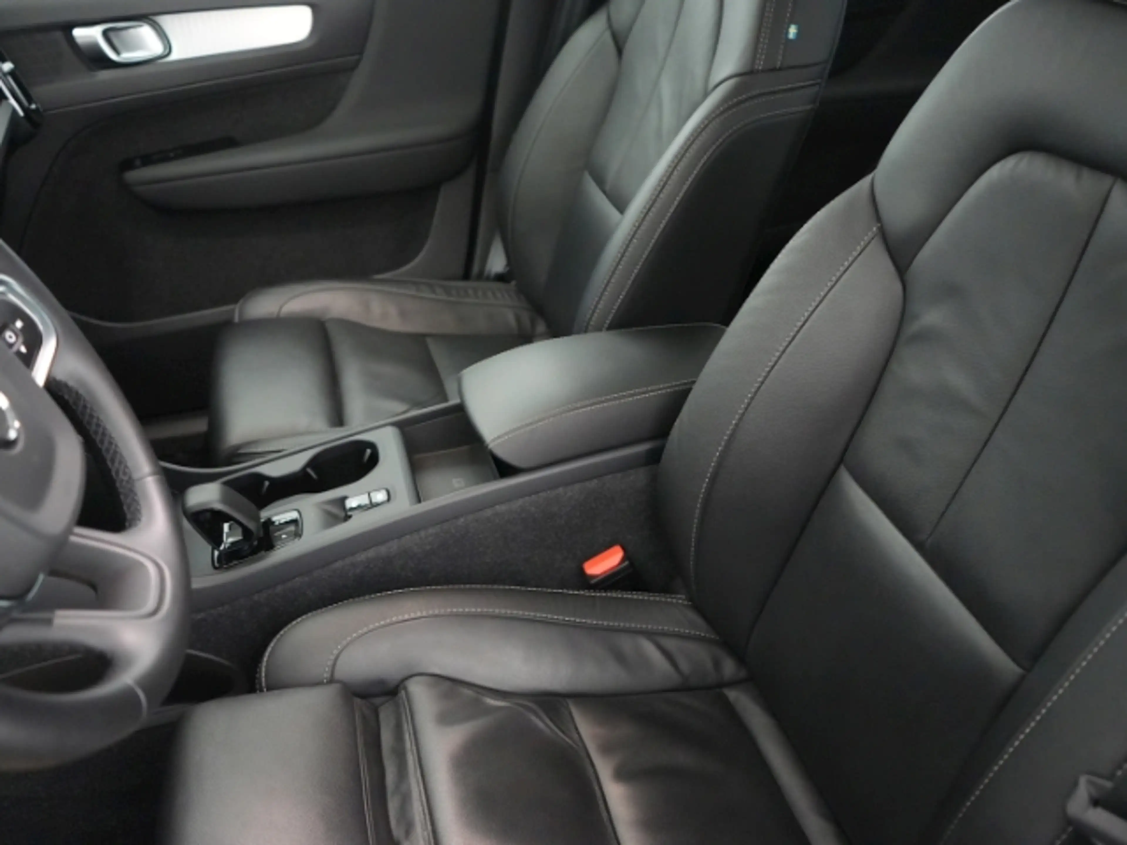 Volvo XC40 T4 INSCRIPTION EXPRESSION PHEV AT+NAVI+RÜCKFAHRKAM — photo 10