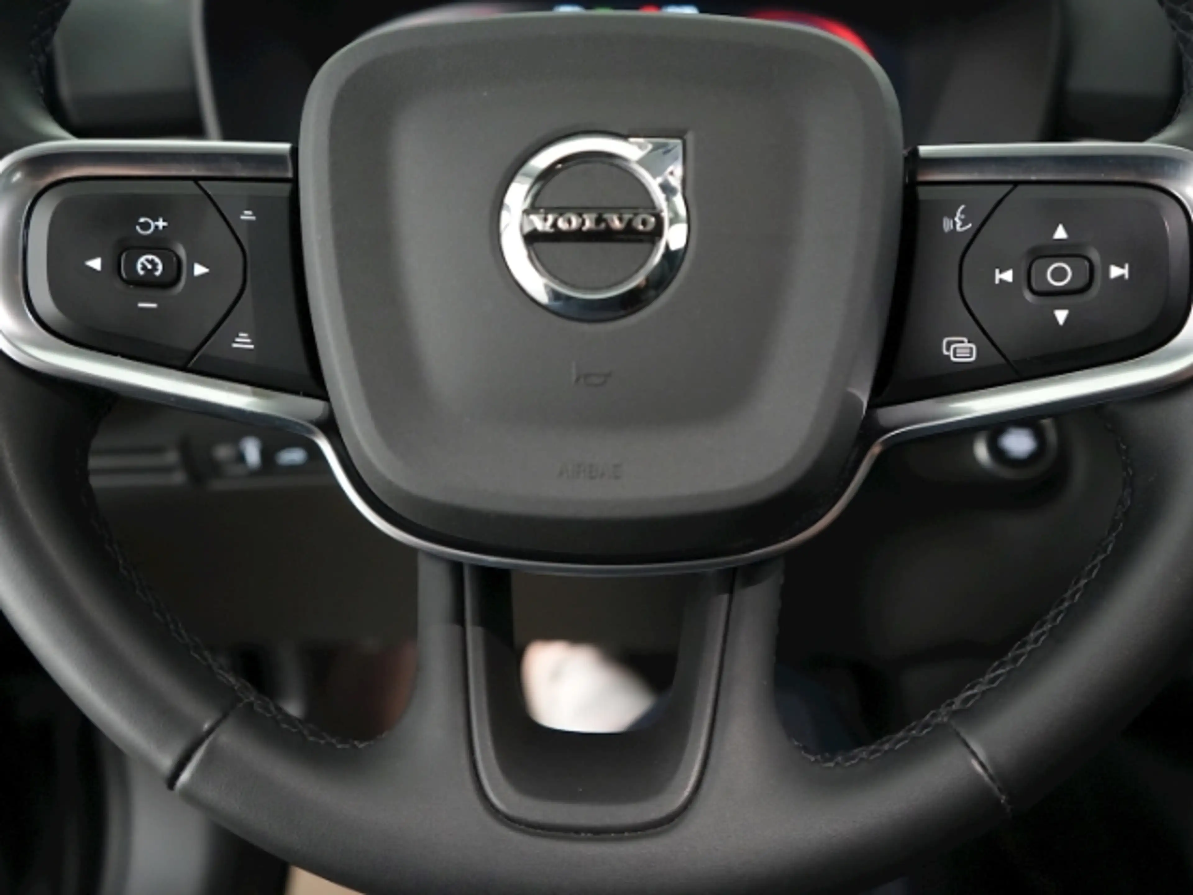 Volvo XC40 T4 INSCRIPTION EXPRESSION PHEV AT+NAVI+RÜCKFAHRKAM — photo 13