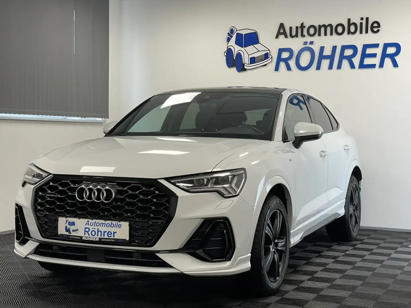 Audi Q3 Sportback 40 TDI quattro S-Line Pano Matrix Fehér - 1