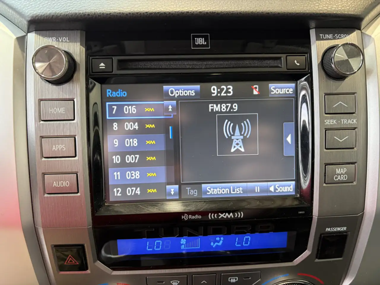 Toyota Tundra снимка Toyota Tundra