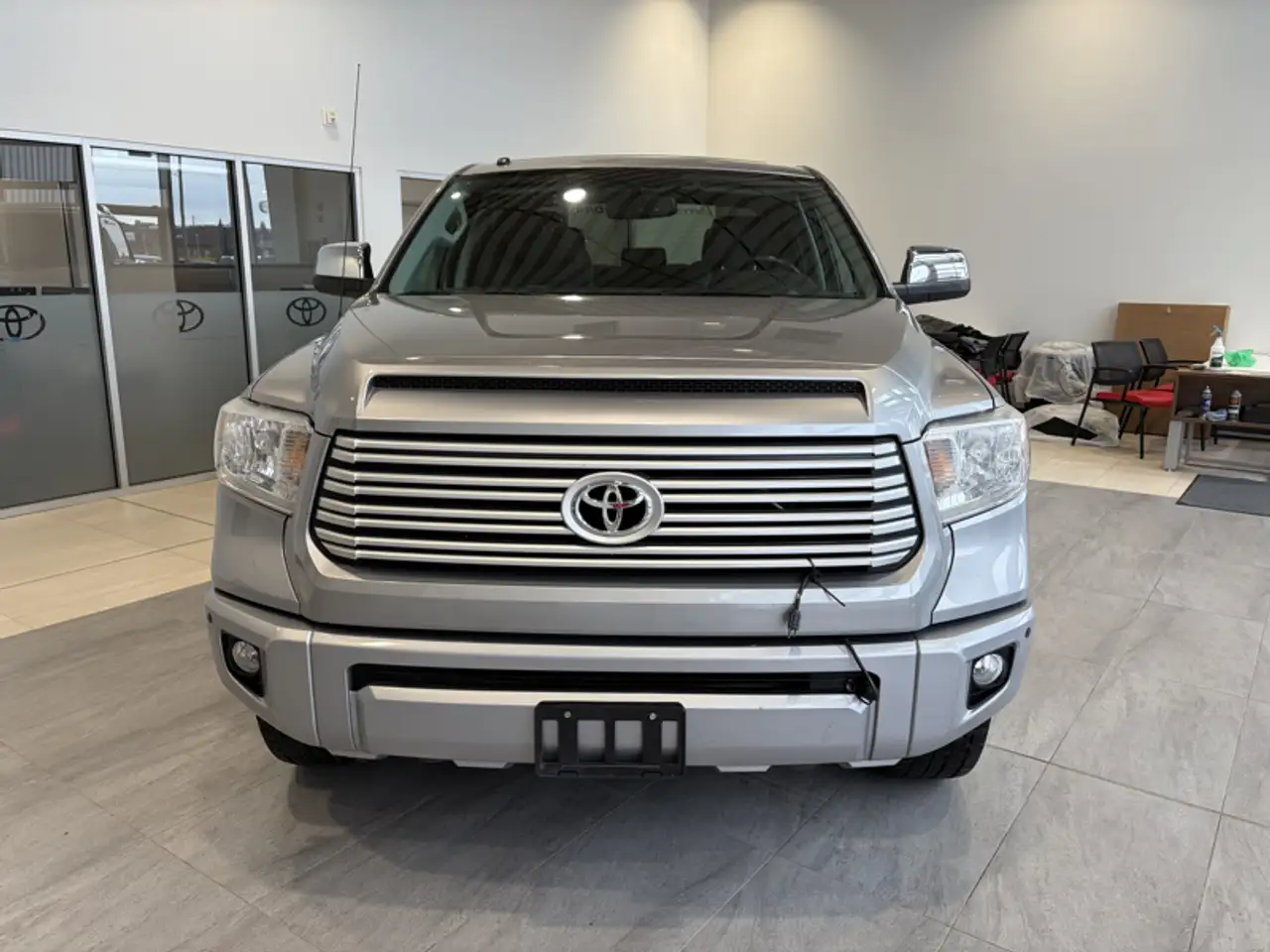 Toyota Tundra снимка Toyota Tundra