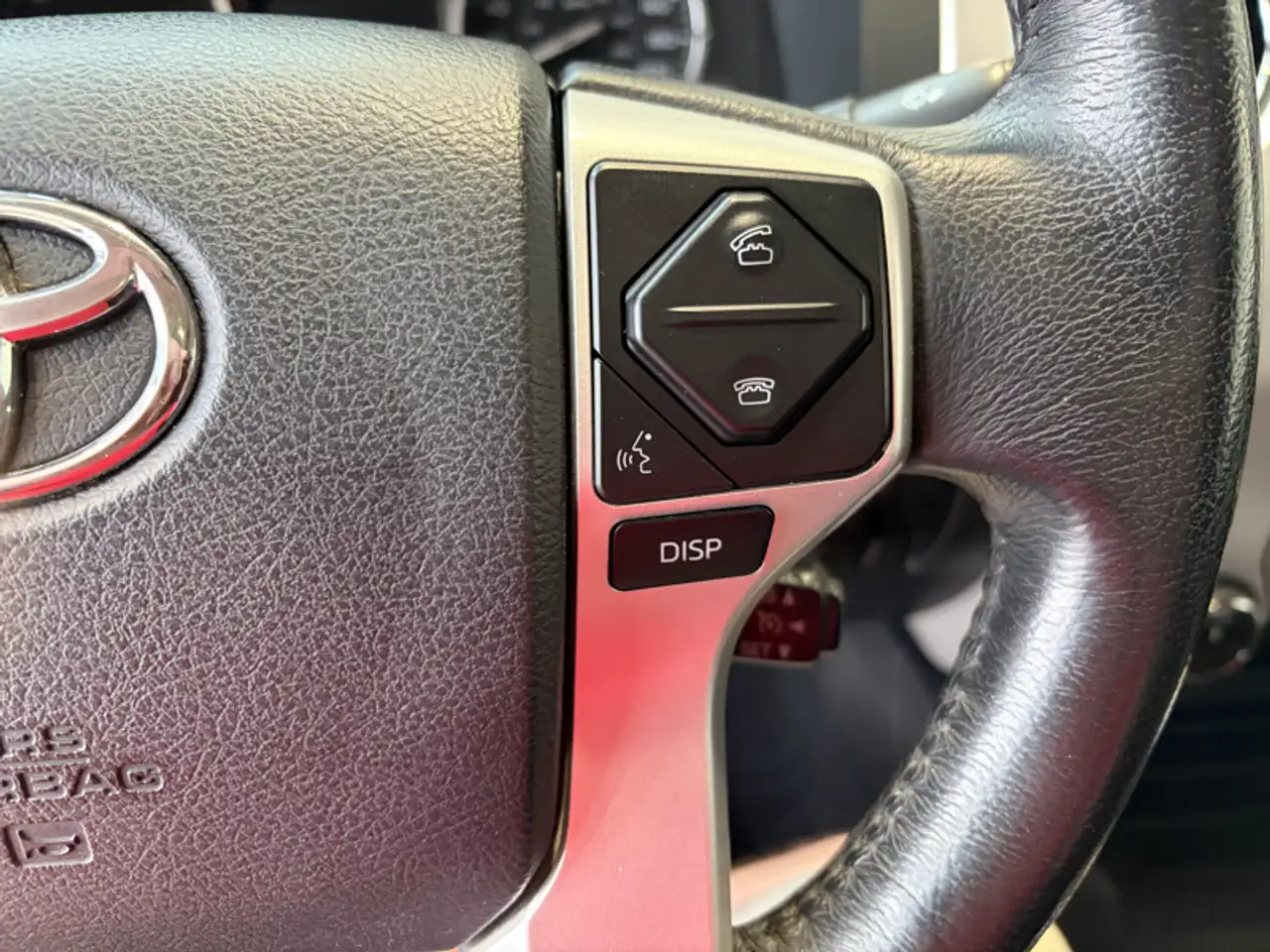 Toyota Tundra снимка Toyota Tundra