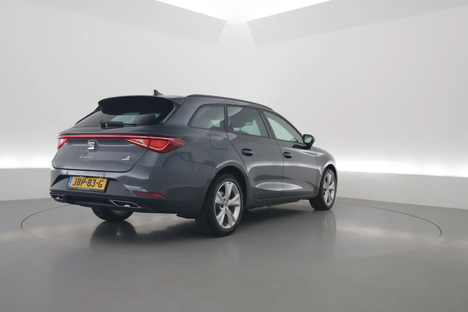 SEAT Leon e-Hybrid Sportstourer 1.4 TSI eHybrid PHEV FR Business Inte Gris - 2