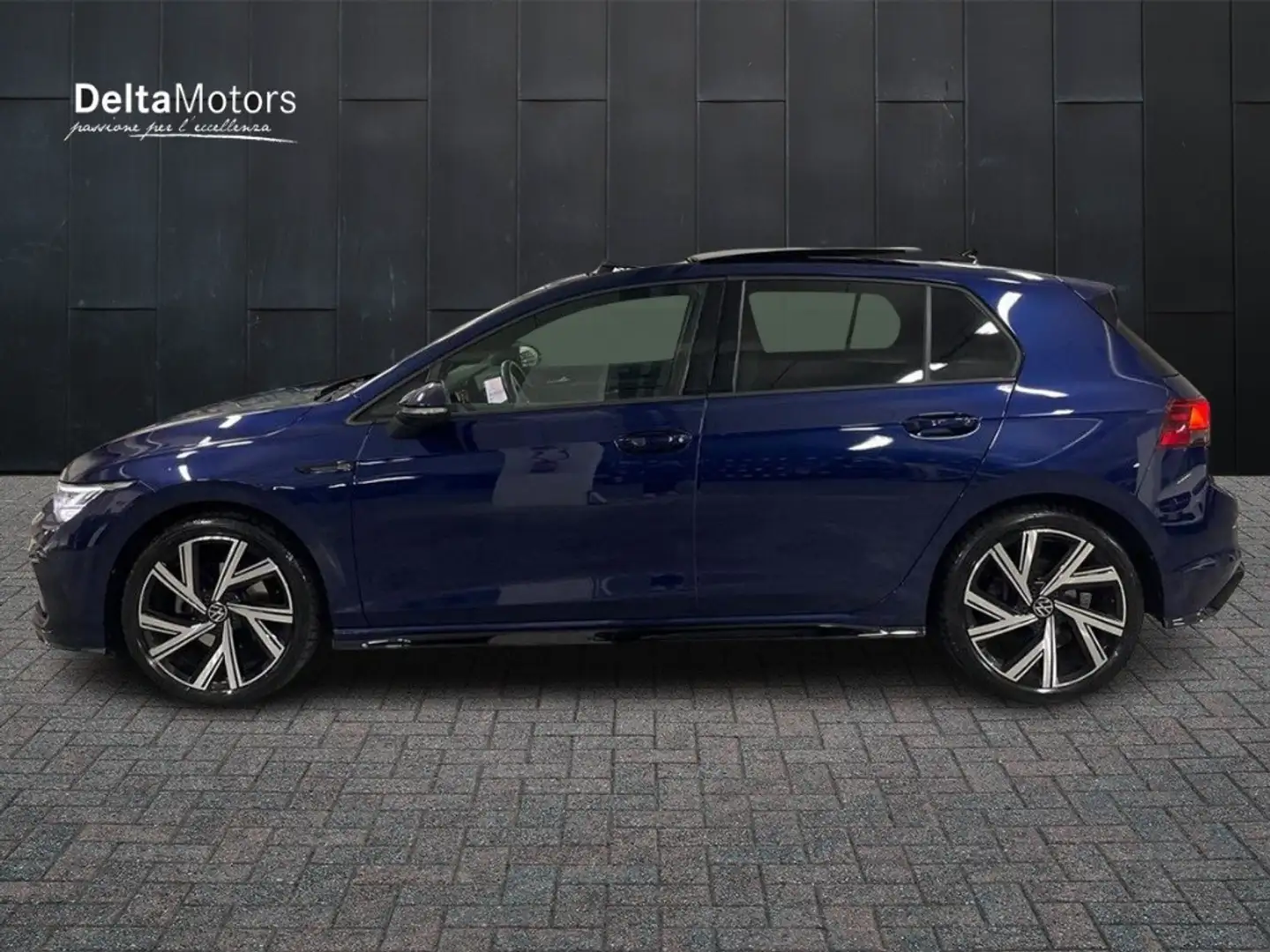 Volkswagen Golf VIII 2020 - Golf 2.0 tdi R-Line 150cv dsg Blau - 2