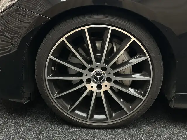 Mercedes-Benz E-Class view 8