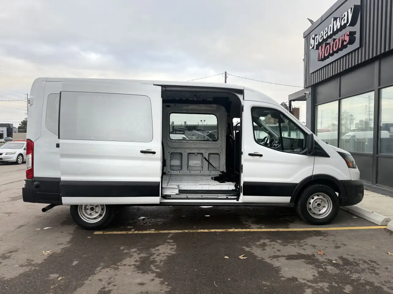 Ford Transit Cargo Van снимка Ford Transit Cargo Van