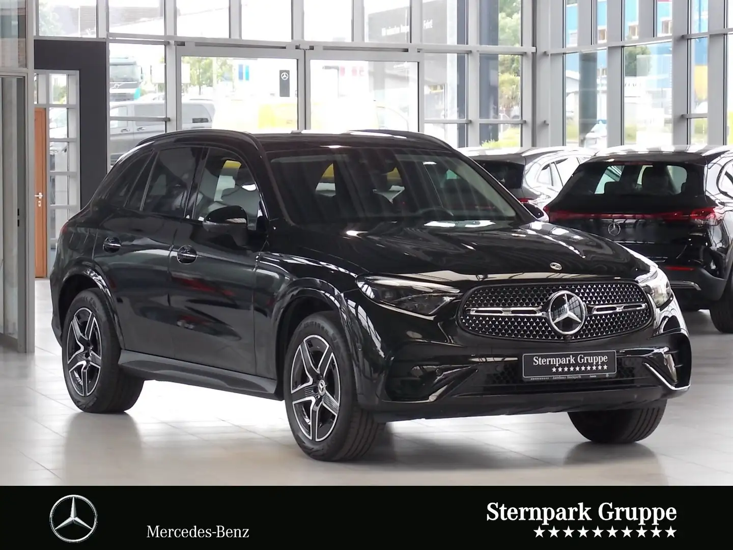 Mercedes-Benz GLC 300 GLC 300 e 4M AMG Premium Night AHK Distr.DigiL. Zwart - 2