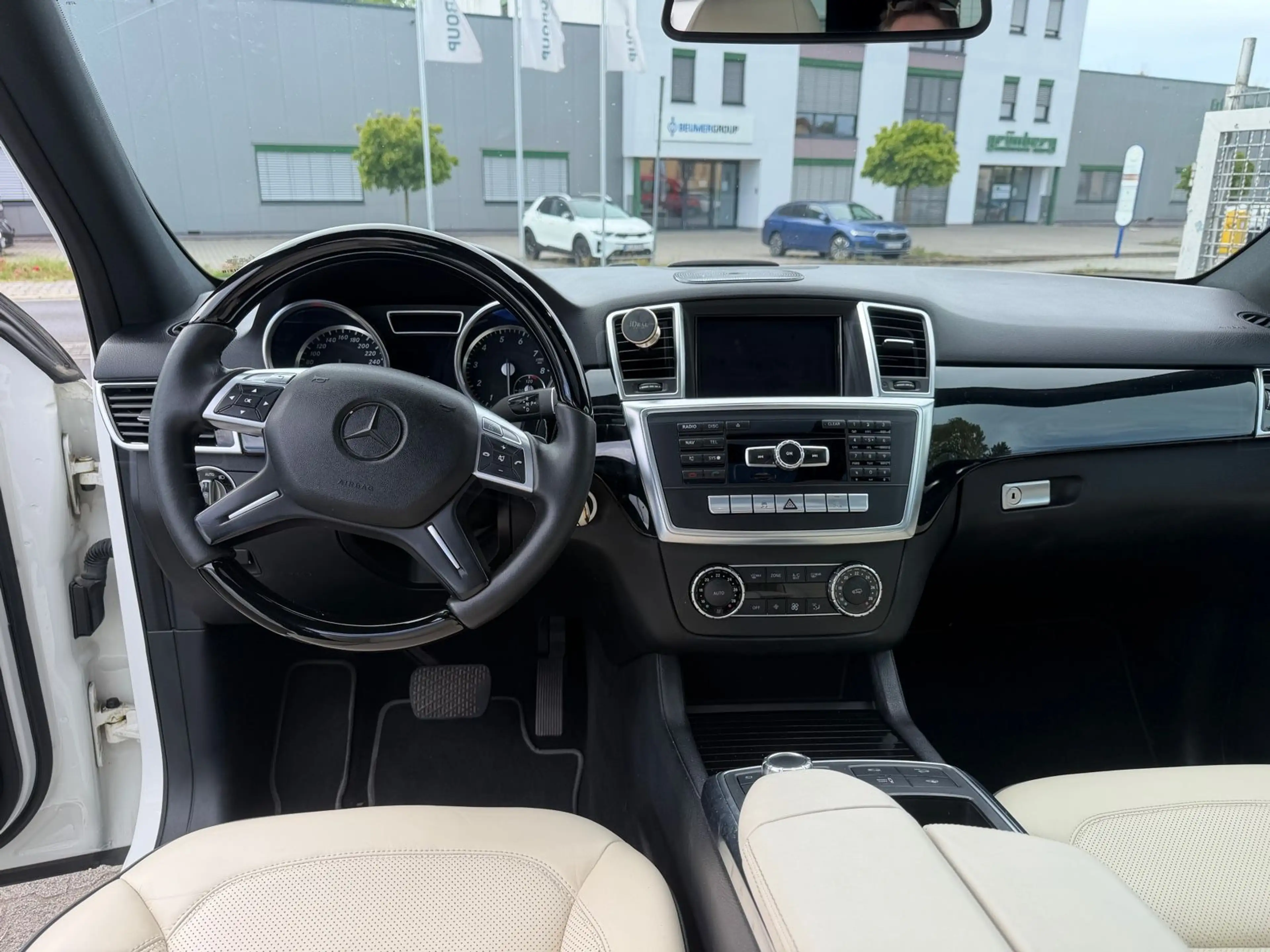 Mercedes-Benz ML 350 ML ML 350 BlueEfficiency 4Matic — photo 12