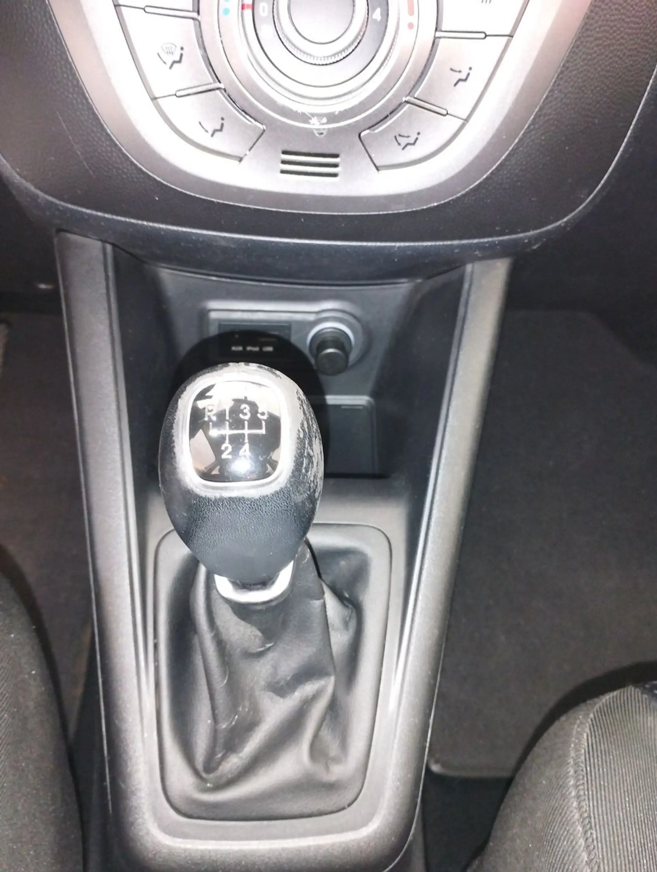 Hyundai iX20 Classic-20 Jahre-Klima-Sitzheizung-PDC — photo 8