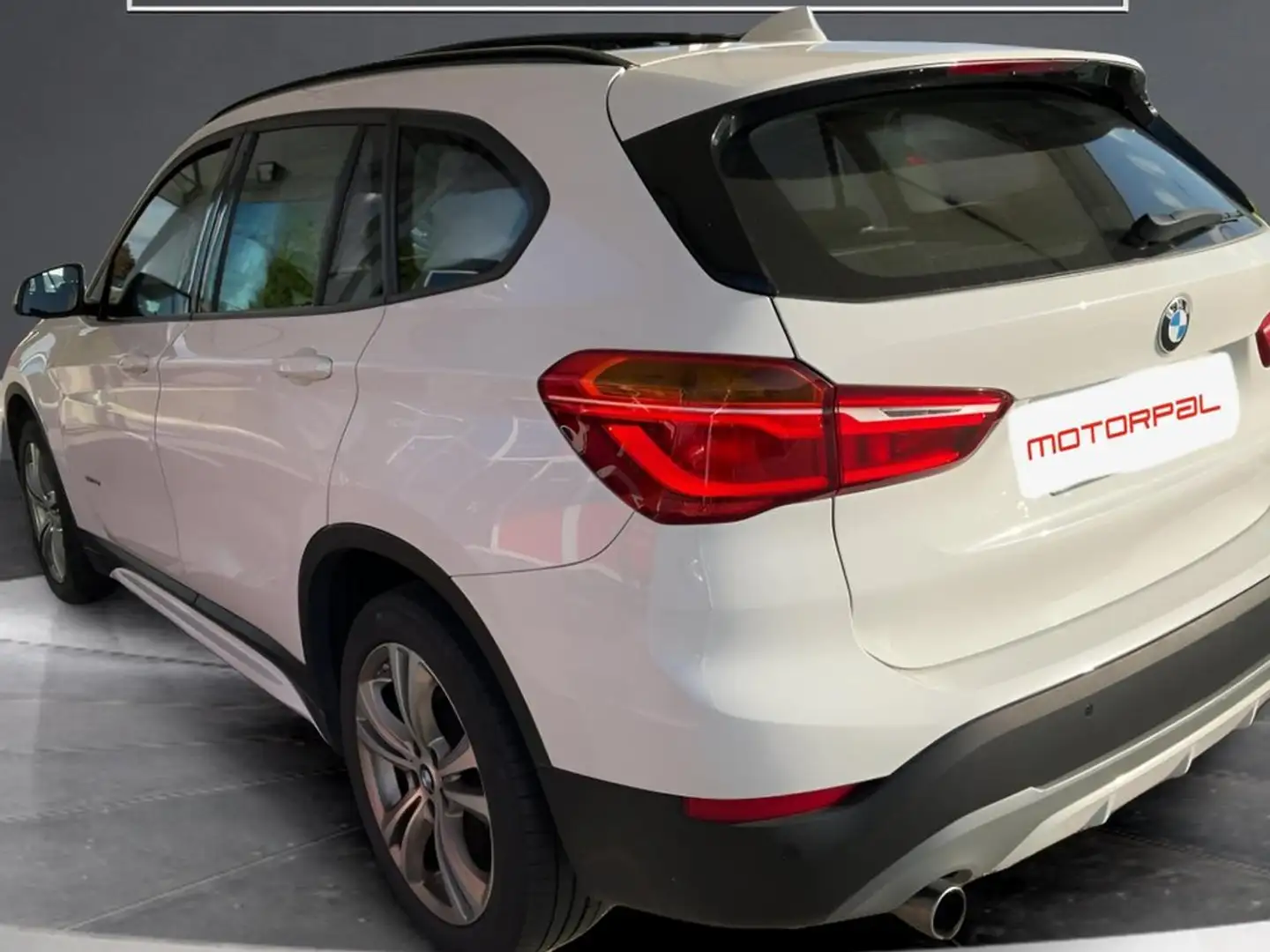 BMW X1 sDrive 18dA Blanco - 2