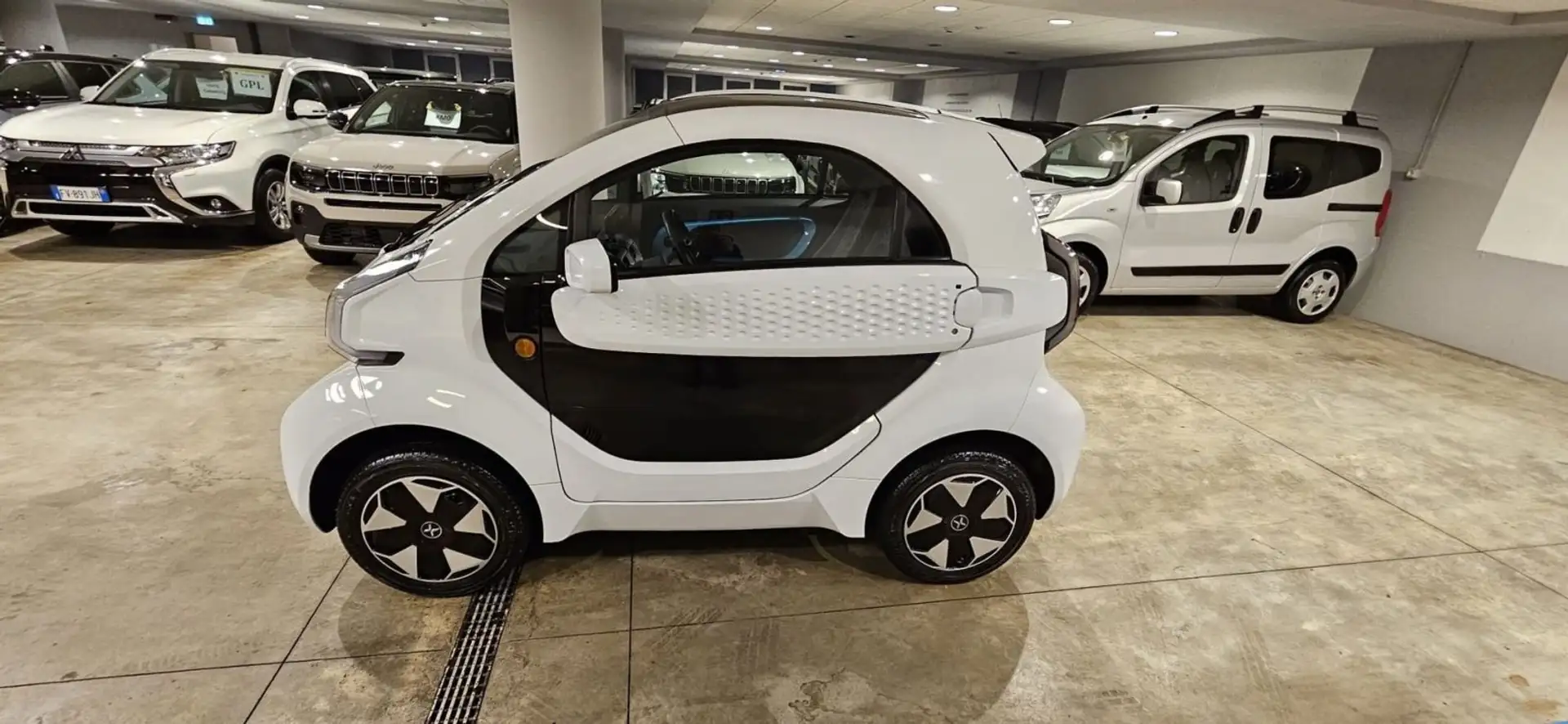 XEV Yoyo XEV YOYO 774CC ELETTRICA COMPRESO PASSAGGIO Weiß - 1