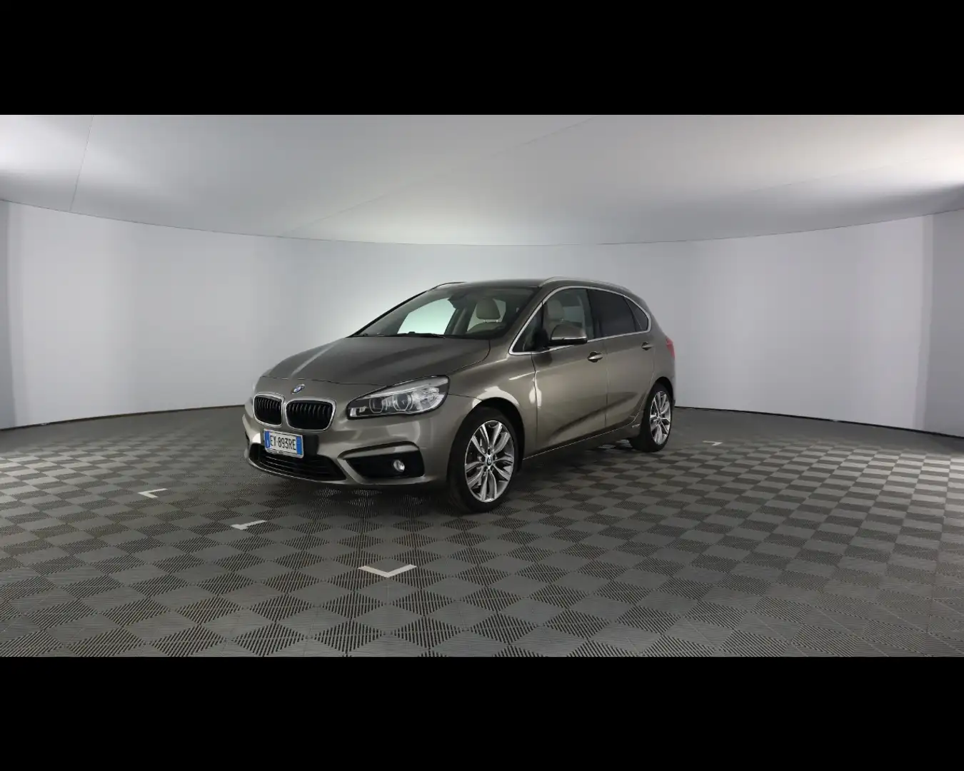 BMW 220 d xdrive Luxury auto Active Tourer Šedá - 2