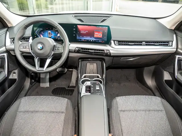 BMW X1 view 5