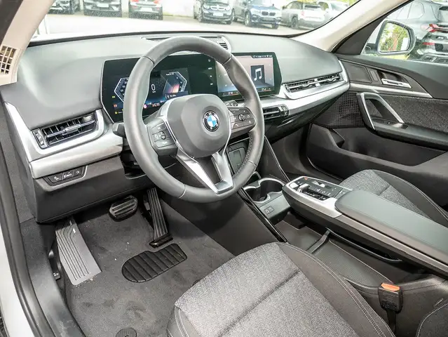 BMW X1 view 3