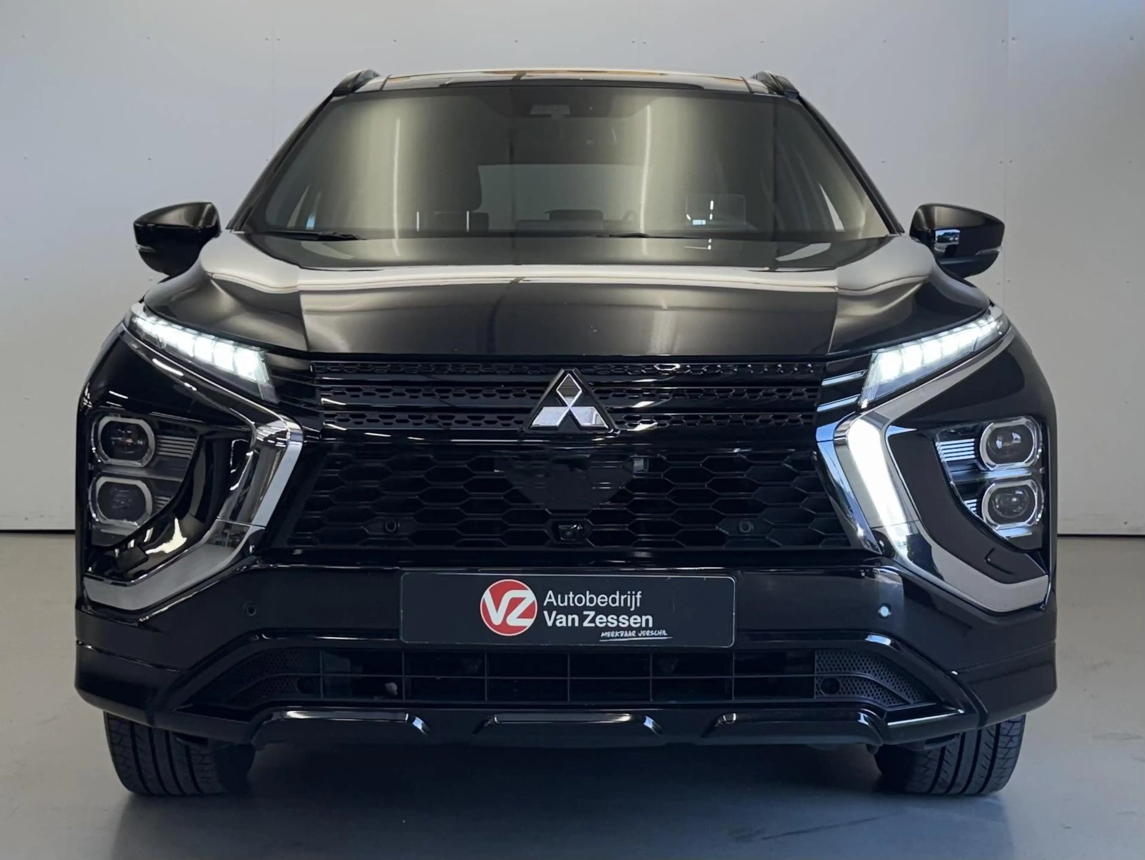 Mitsubishi Eclipse Cross 2.4 PHEV Instyle | Leder | Panoramadak | NL Auto | — photo 2