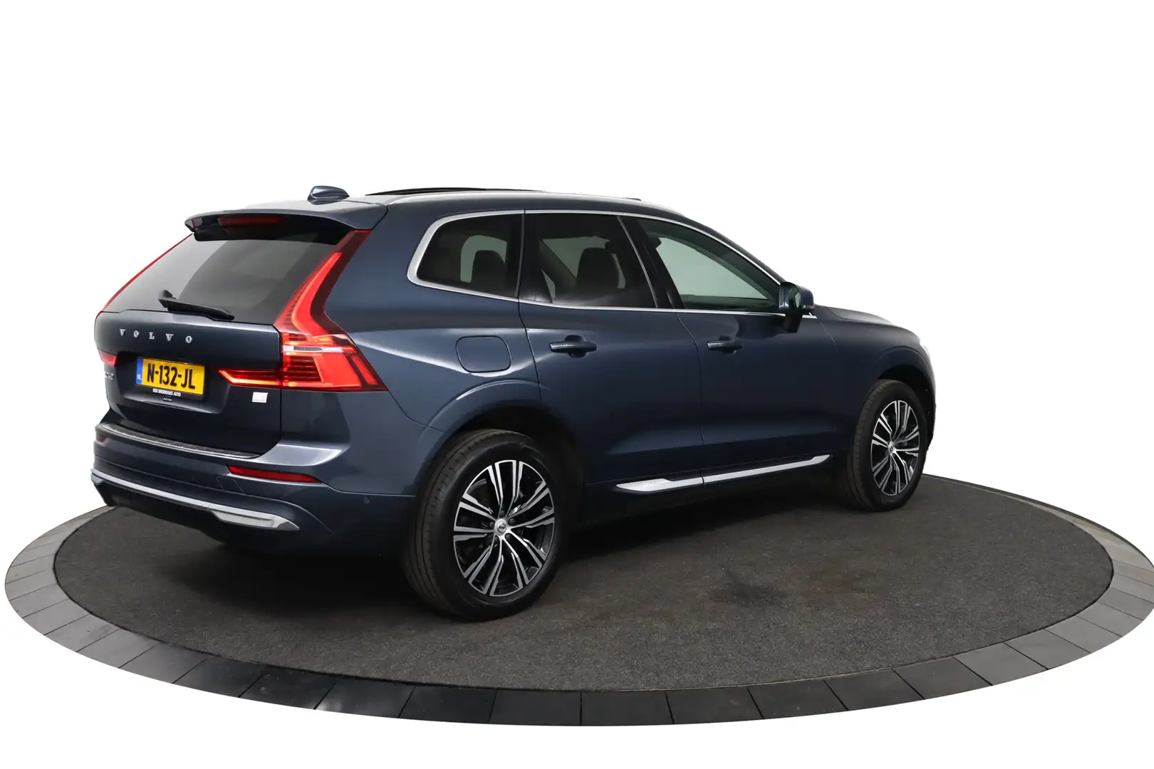 Volvo XC60 2.0 T6 Plug-in hybrid AWD Inscription Exclusive Blauw - 2