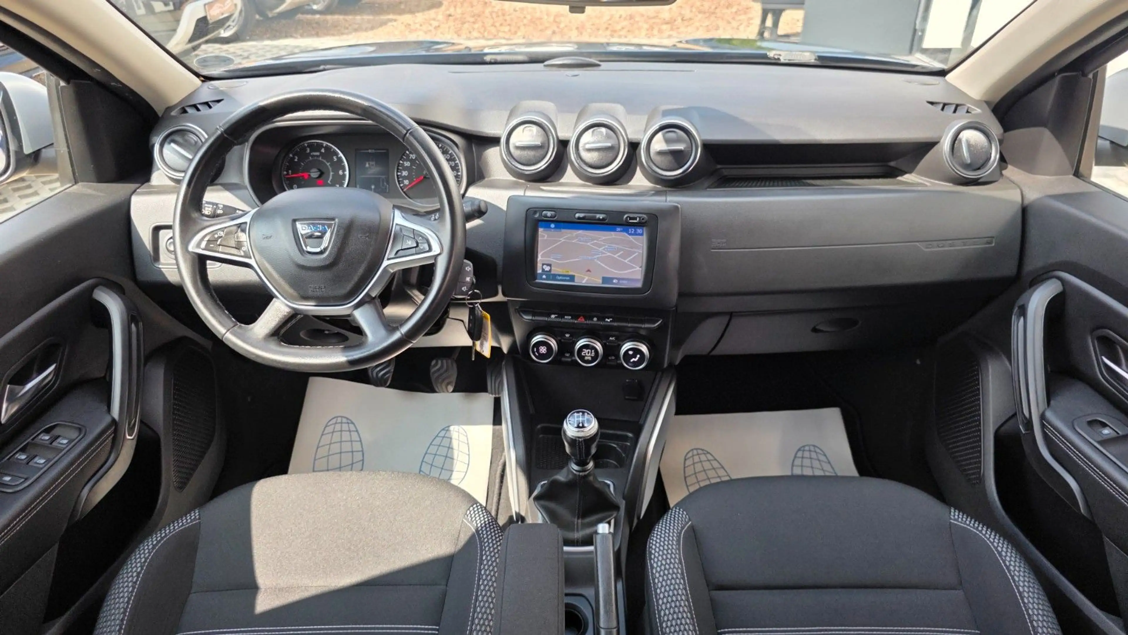 Dacia Duster II Prestige*Erstbesitz*LPG*AHK*Navi*PDC* — photo 10