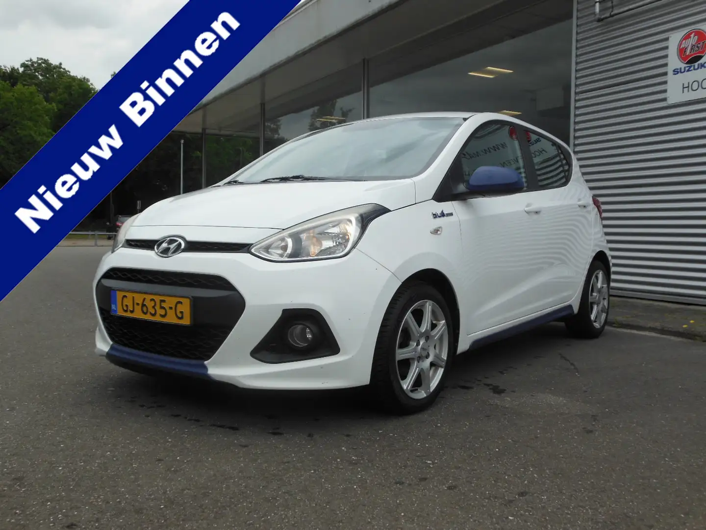 Hyundai i10 1.0i i-Motion Comfort Staat in Hoogeveen Blanc - 1