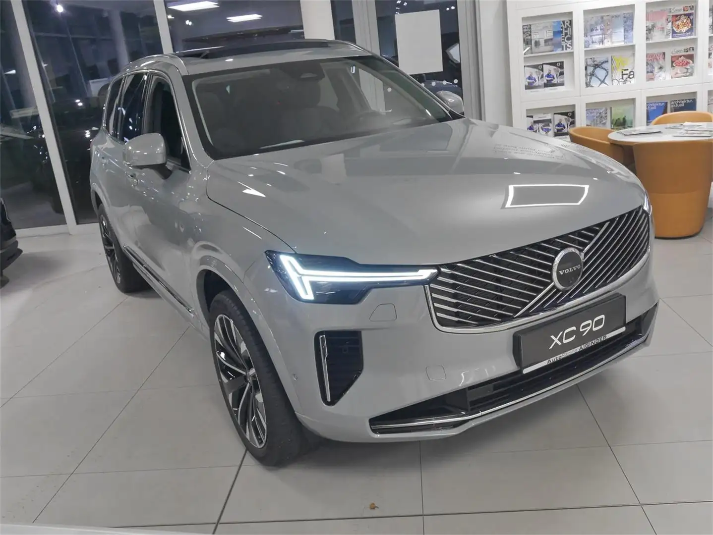 Volvo XC90 T8 AWD Facelift Plus Bright Grau - 1