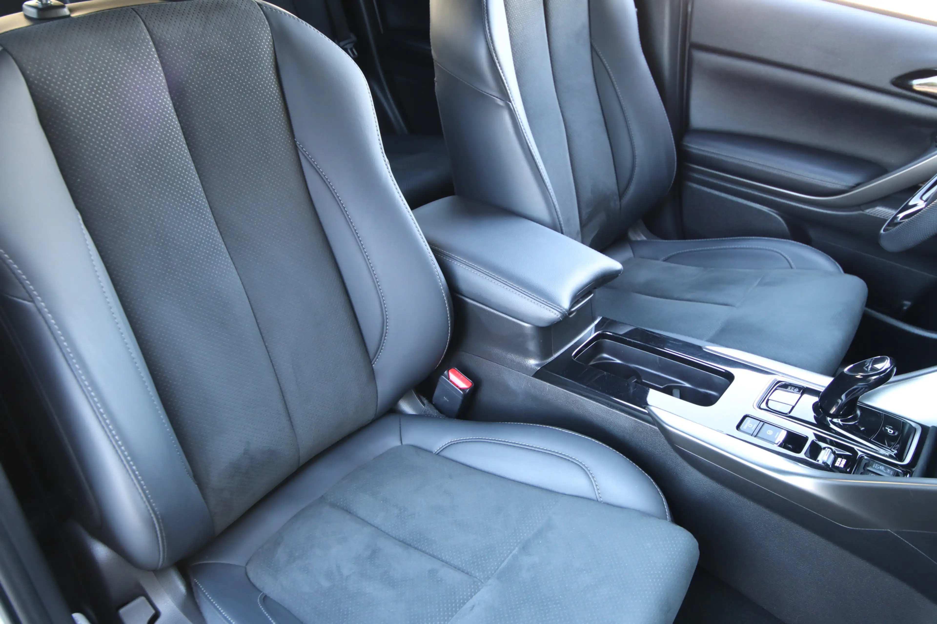 Mitsubishi Eclipse Cross 2.4 PHEV Black Edition E.Achterklep! NL-Auto, 1e e — photo 4