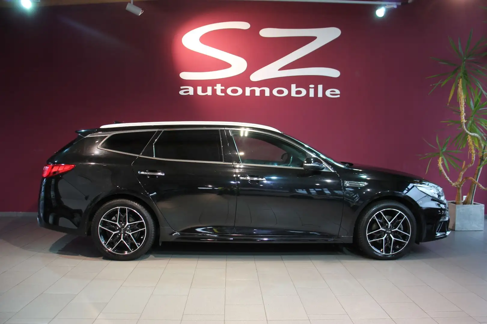 Kia Optima GT-Line 2.Hand ACC Leder Pano LED Navi Fekete - 1