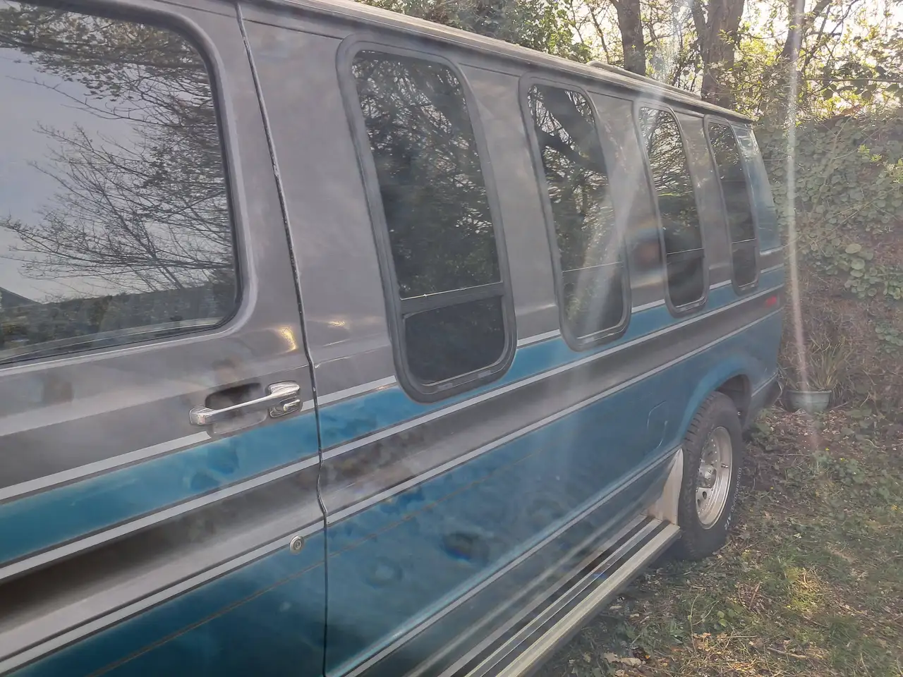 Ford Econoline V8 5,8 litres, foto 3