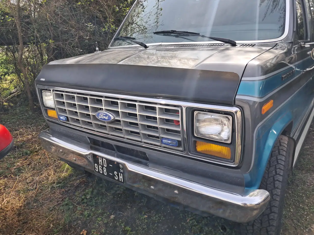 Ford Econoline V8 5,8 litres, foto 2