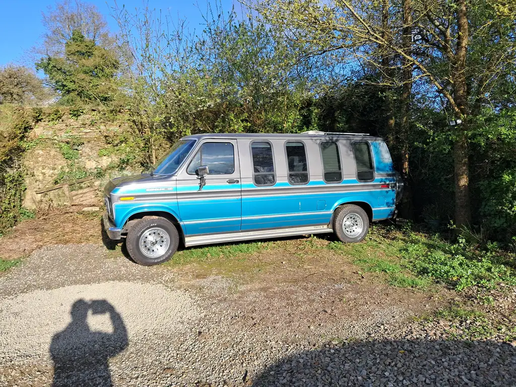 Ford Econoline 1990 из Европы — купить под ключ