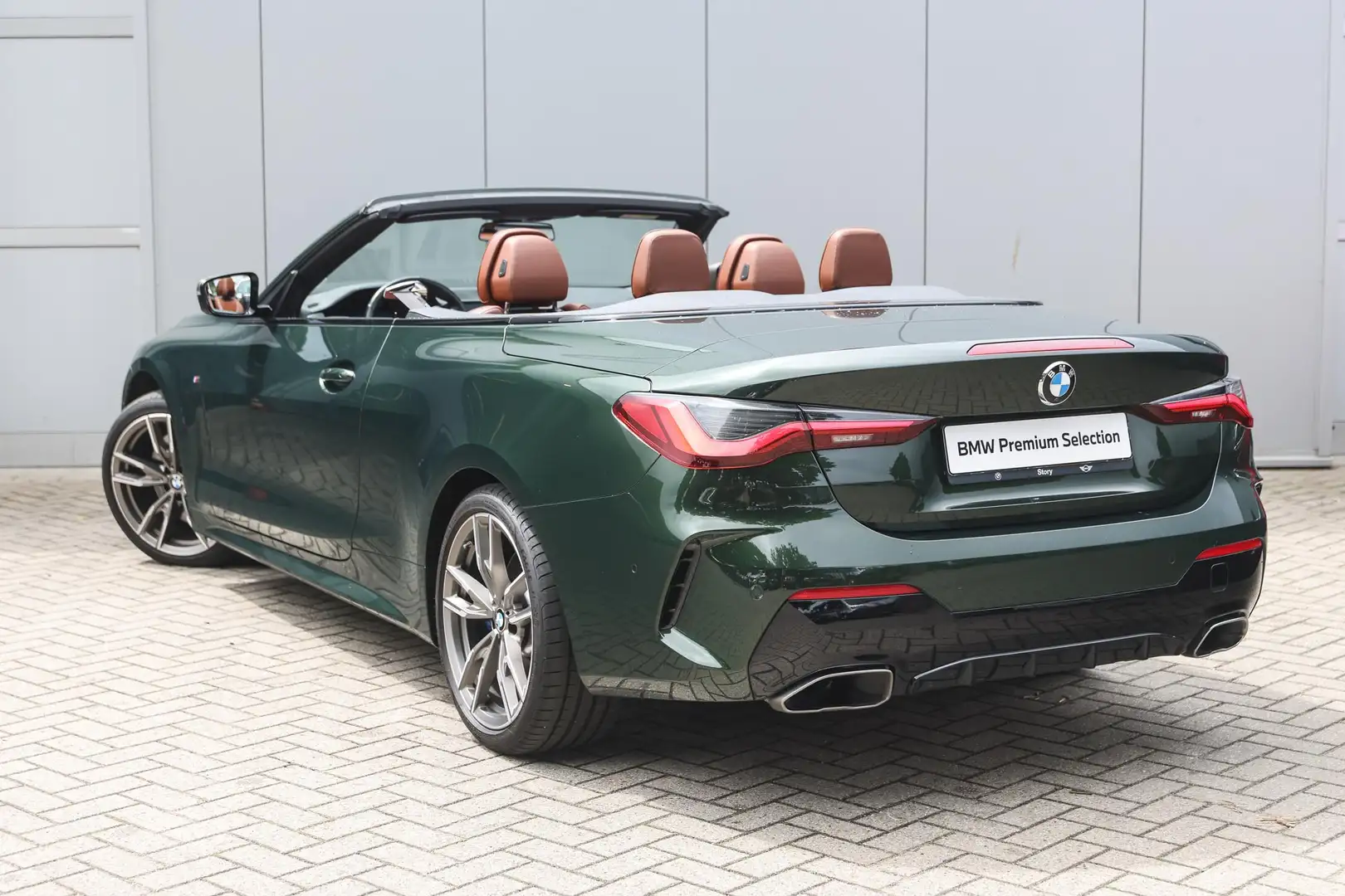 BMW 440 4 Serie Cabrio M440i xDrive High Executive Automaa Groen - 2