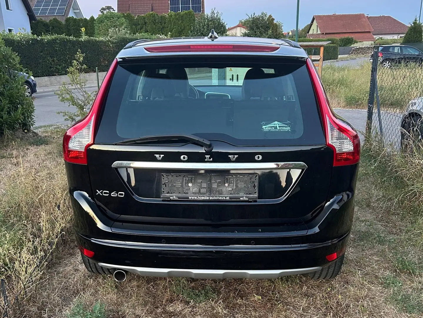 Volvo XC60 XC60 D3 Kinetic Geartronic Kinetic Schwarz - 2